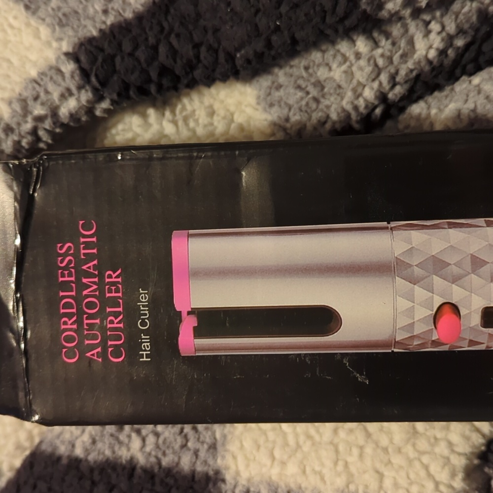 Cordless automatic hair curler